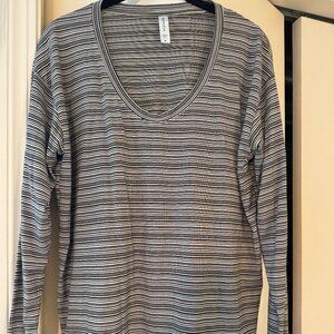 Athleta Cloudlight Stratus Gray & White Striped Long Sleeve Scoop Neck Top